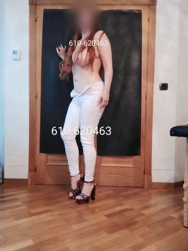 Pelirroja tetuda y blanquita, toda natural!!