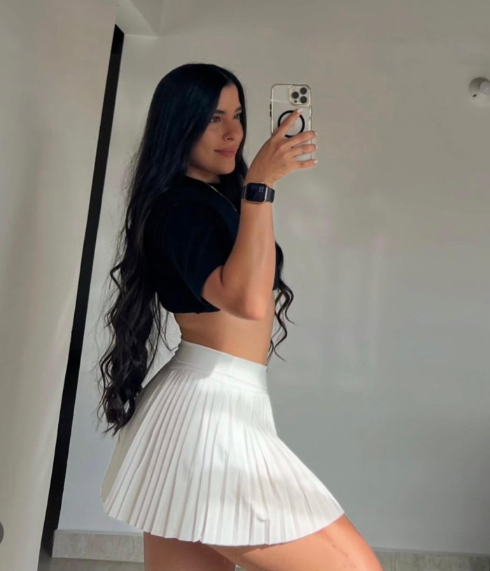Vanessa venezolana ardiente en Figueres