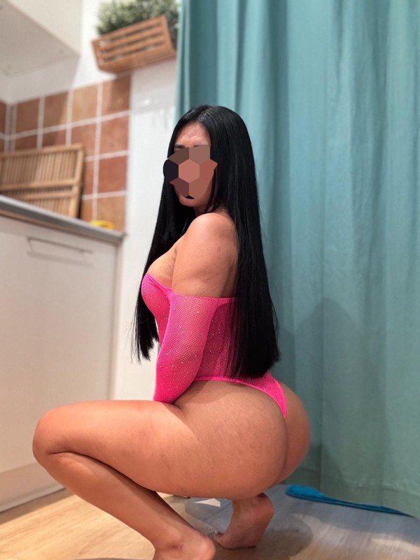 Latinas llenas de encantos y fantasía