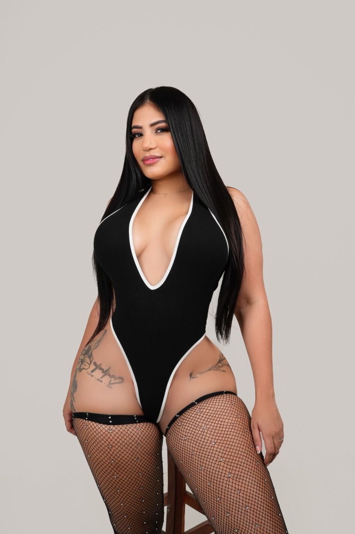 LATINA DE CURVAS SENSUALES EN BARCELONA 24H