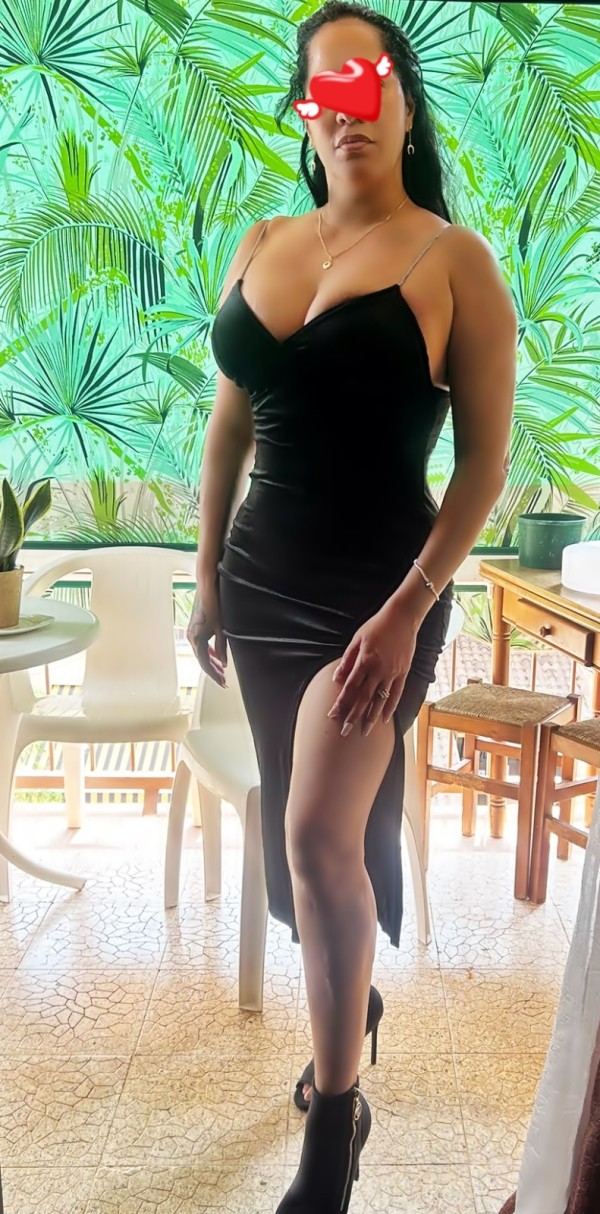 Lorena, cubana de puro fuego con ganas de jugar nueva en Calafell
