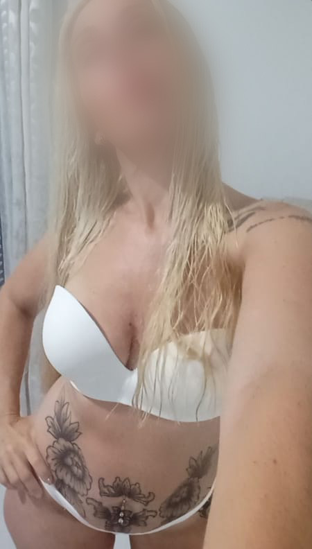 Leire, Preciosa mujer española en San Sebastián