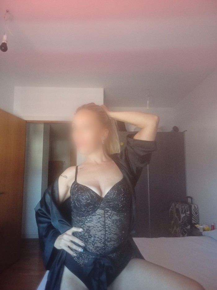 Leire, Preciosa mujer española en San Sebastián