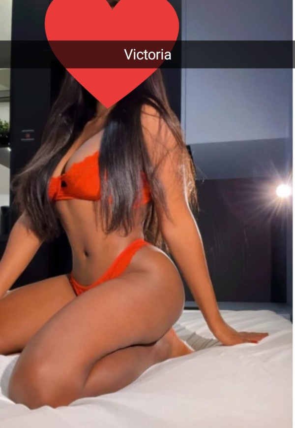 CHICAS FIESTERAS Domicilio blanes tossa malgrat tordera