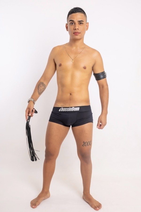 LATINO DE LUJO POR POCOS DÍAS EN BILBAO DISP PARA PASARLA DE MARAVILLA.