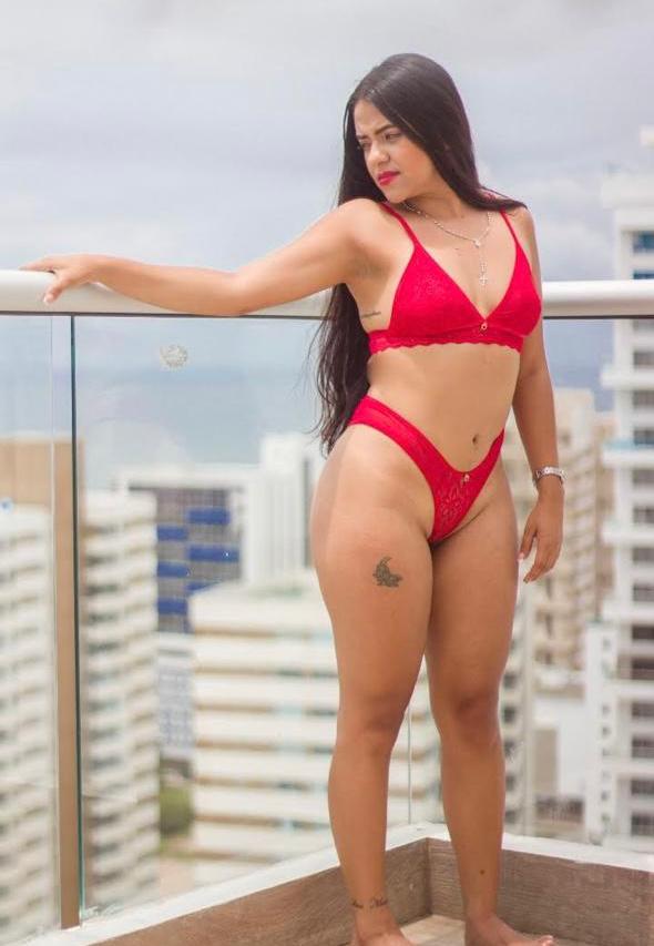 GRUPO DE AMIGUITAS LATINAS… BIEN JUGUETONAS Y SE