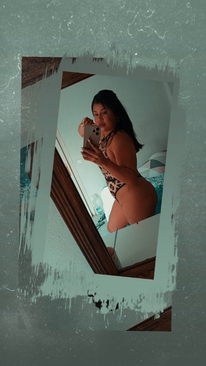 Chica muy linda y traviesa en (torrasa)