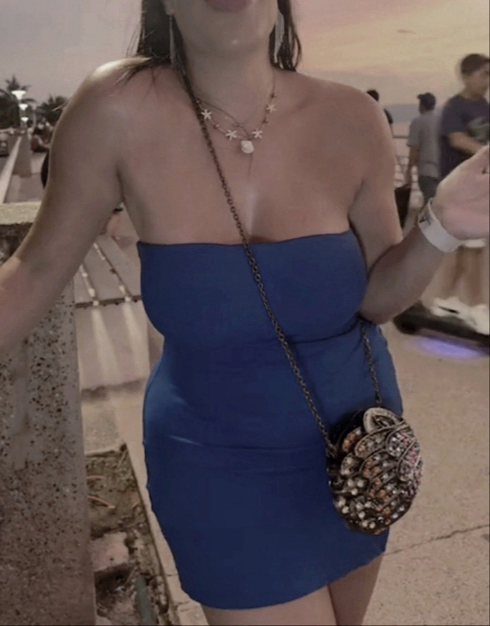 MADURA ELEGANTE MASAJISTA EN PARÓ DESPLAZÓ