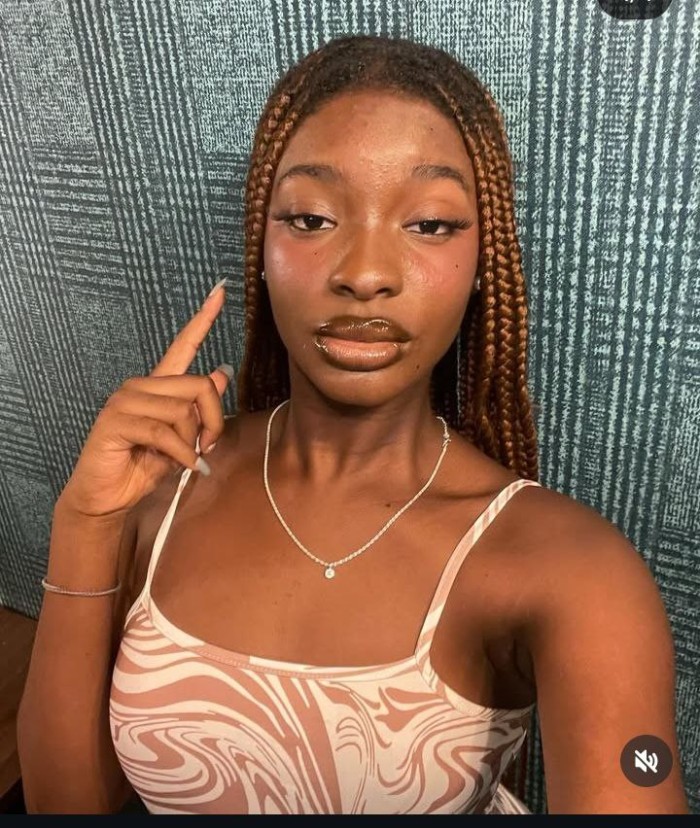 diosa de ebano con pareja para club liberal