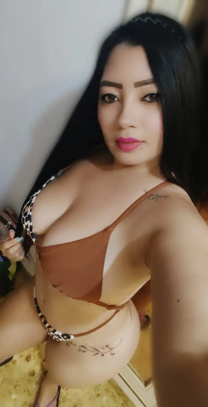 VEN Y DELEITATE EN MIS HERMOSOS Y VOLUPTOSOS SENO