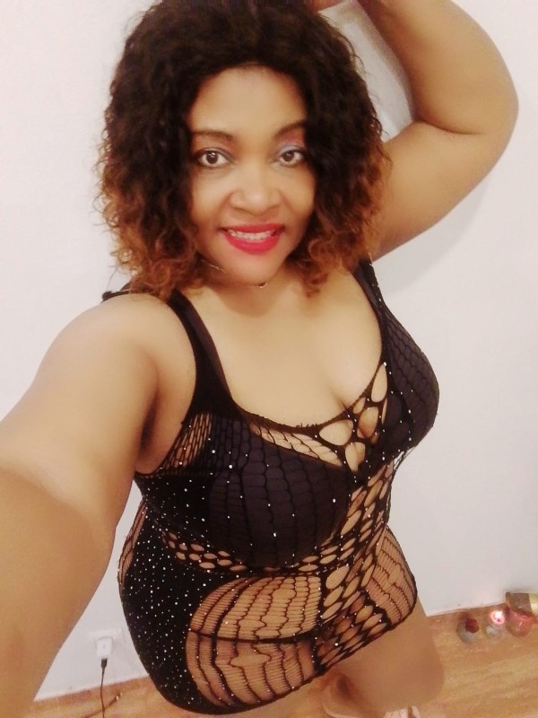 La mami chupa amante