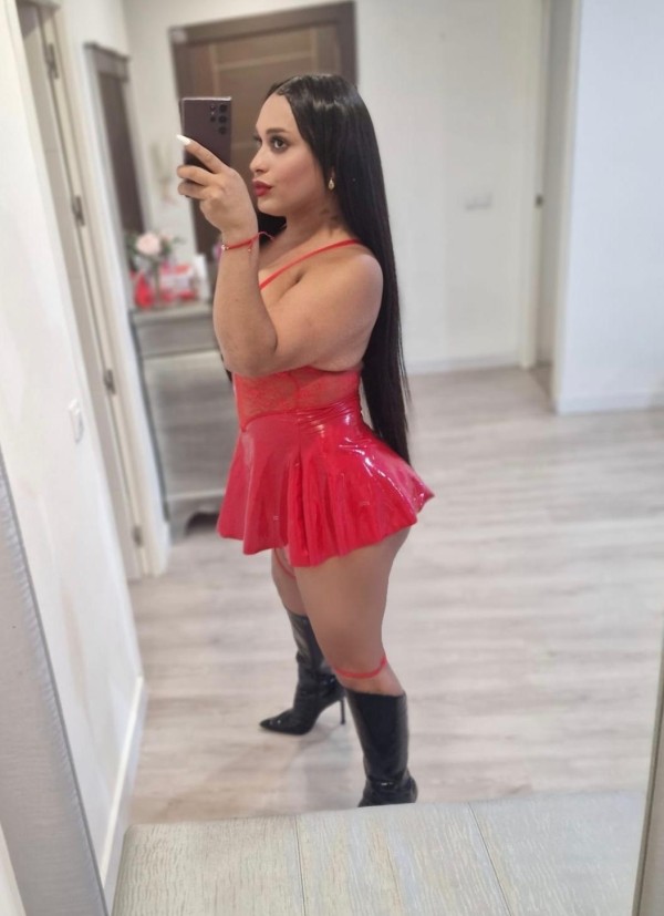 Hola mi amor soy una hermosa mulata muy guarra descomplicada y coquera