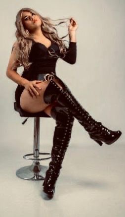 TRANS POLLONA EN DON BENITO