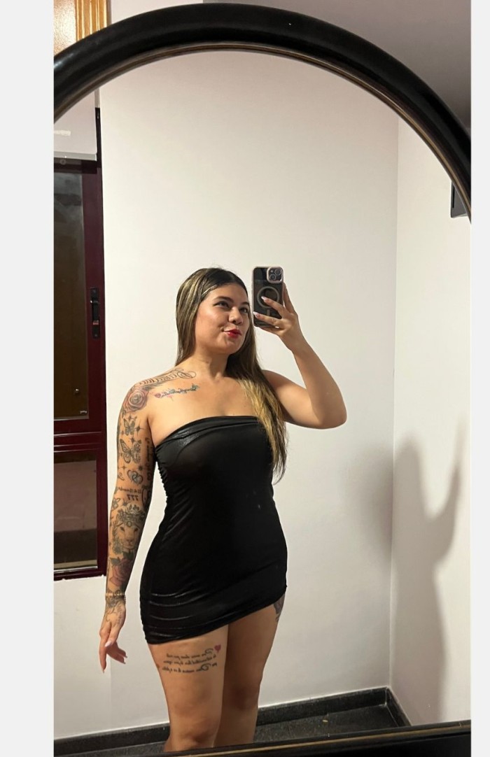 LINDA CHICA DESCOMPLICADA Y FIESTERA