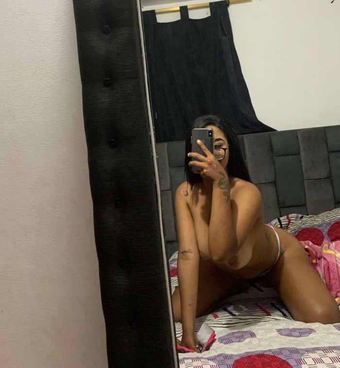 MUÑEQUITA MUY ATREVIDA Y CON MUCHO MORBO