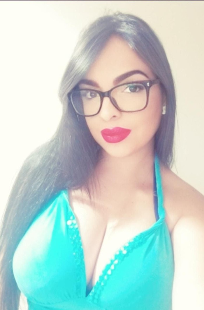 chica con pareja abierta para ti