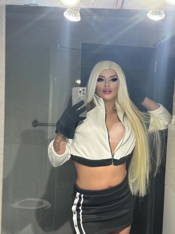 NOVEDAD TRANSEXUAL POR 1eRA VEZ EN BURGOS DOTADA 20Cm CON SITIO INCLUIDO