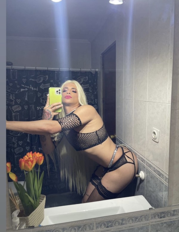 NOVEDAD TRANSEXUAL POR 1eRA VEZ EN BURGOS DOTADA 20Cm CON SITIO INCLUIDO