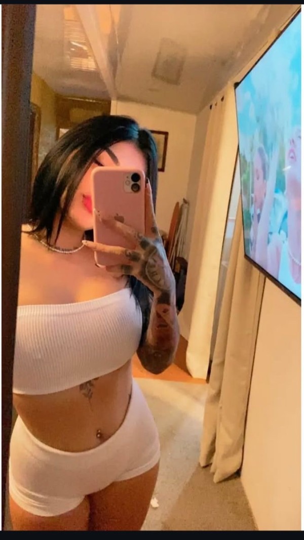 ULTIMOS DÍAS MORENA MUY DELICIOSA LA REINA DEL FRANCÉS