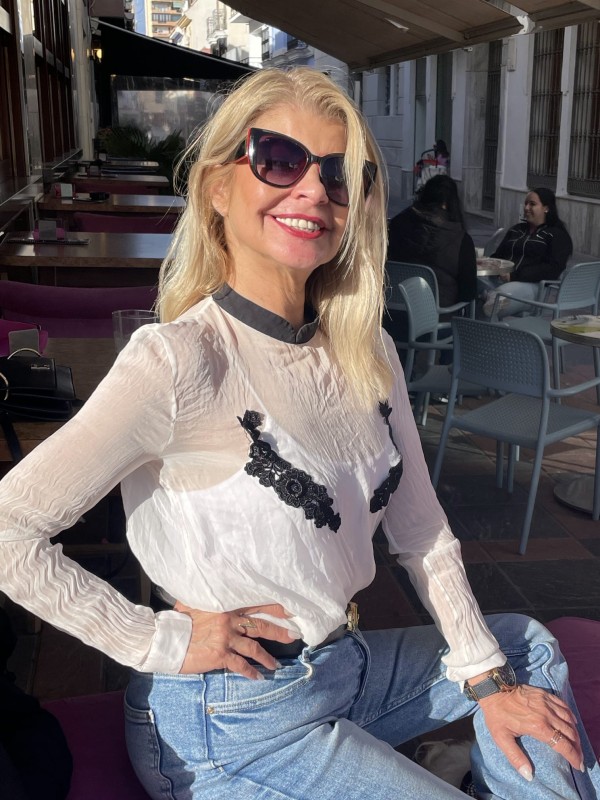 Madurita brasileña con cuerpo de jovencita MARBELLA