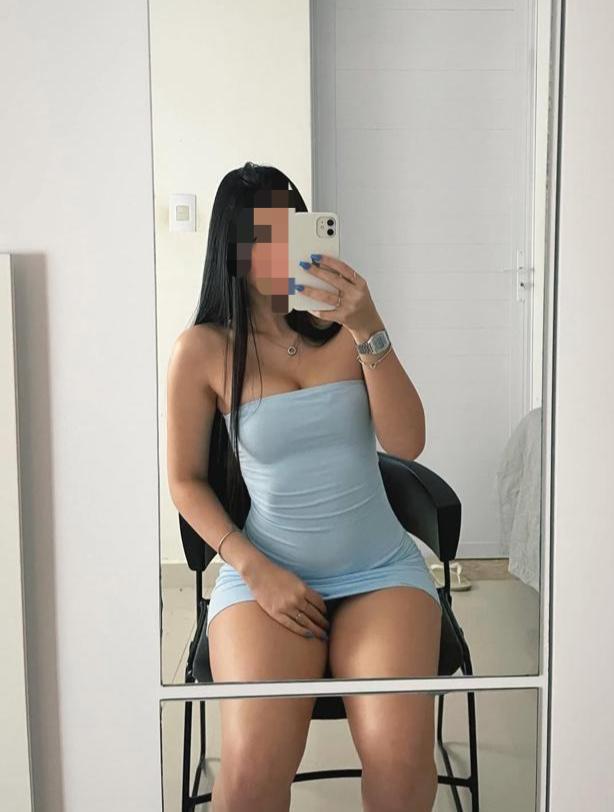 GUAPA IMPLICADA FIESTERA