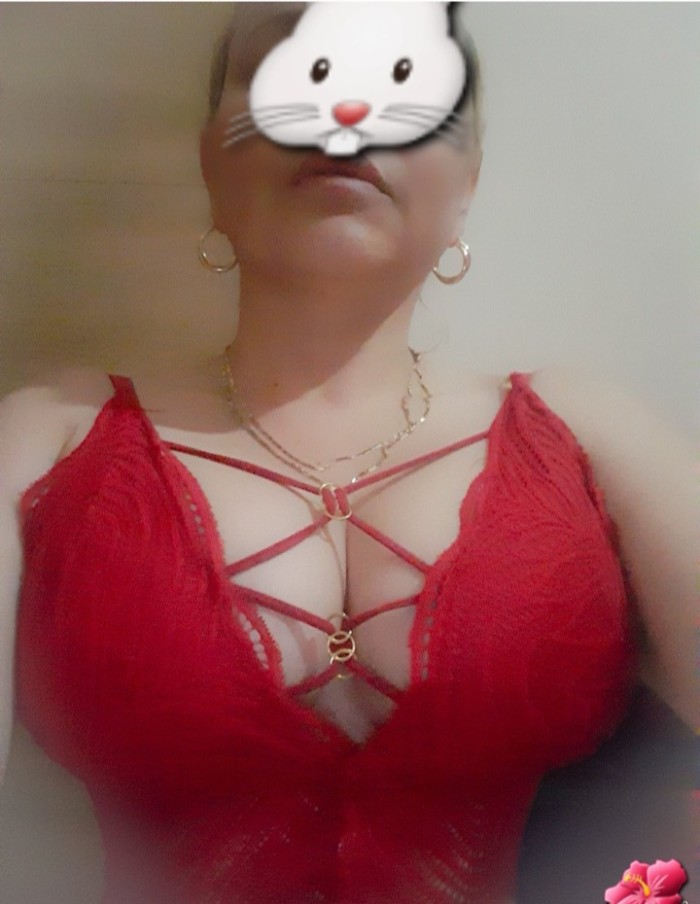 TANIA LA REINA DE LA MAMADA…