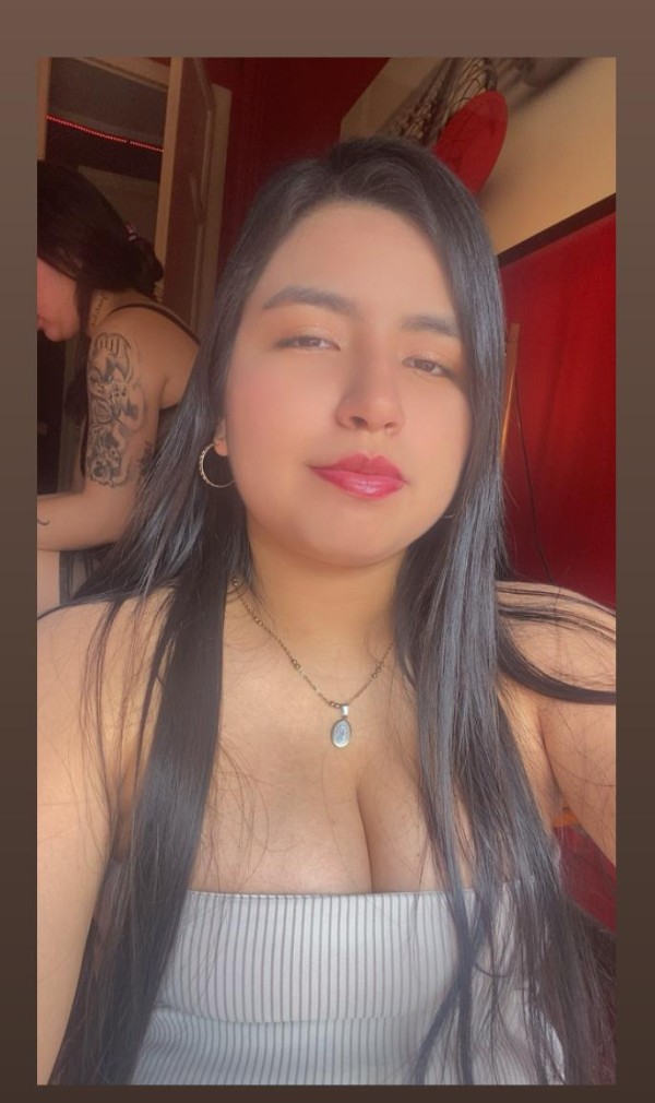 BELLA MORENA MUY ARDIENTE Y COQUETA…