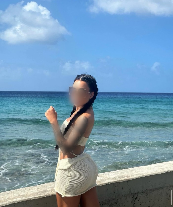 Colombiana joven y dulce