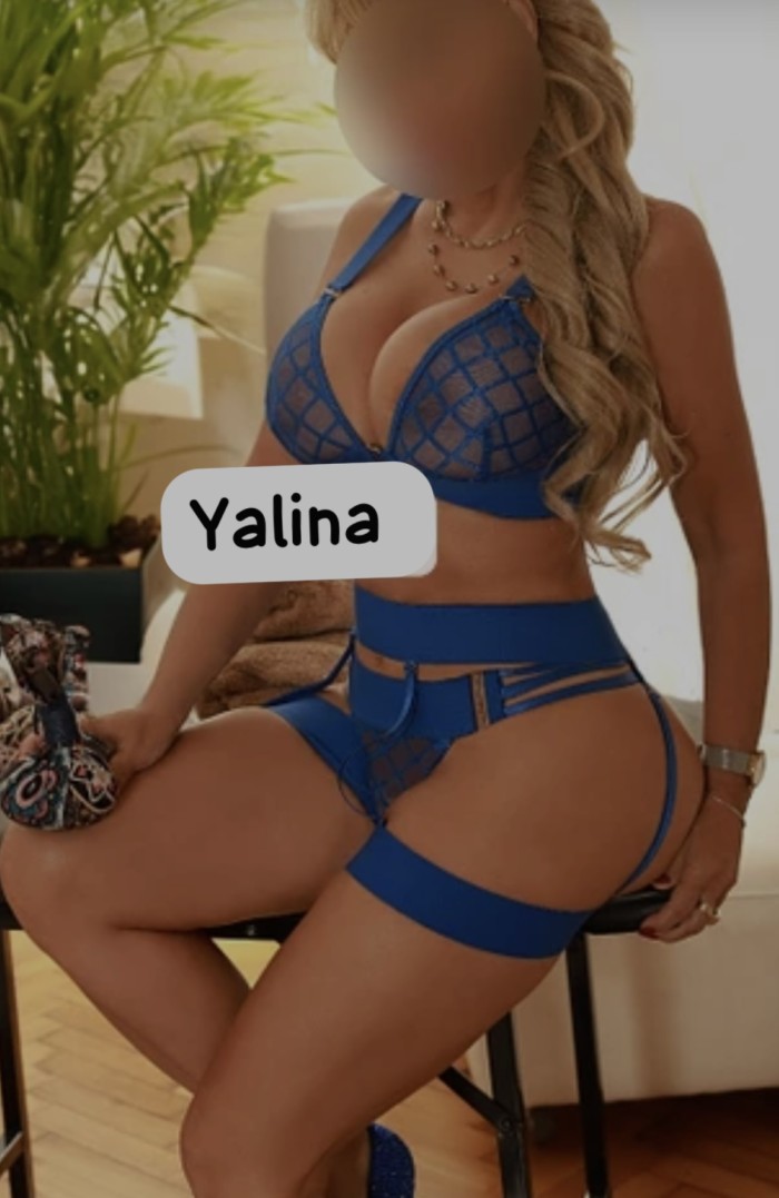 Yalina espectacular rubia exótica madura
