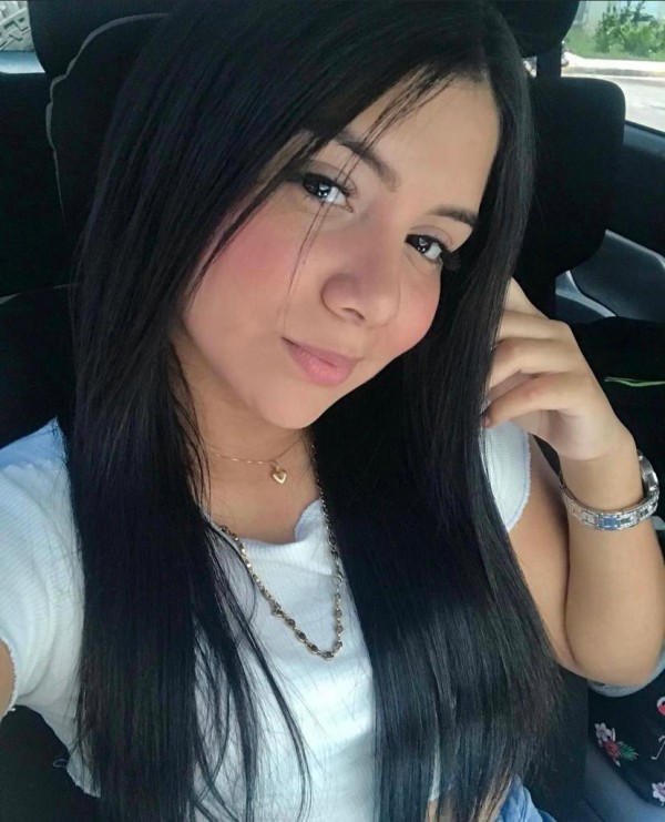 Hola amigos soy Sofia de 23 añitos nueva en Tenerife Santa cruz