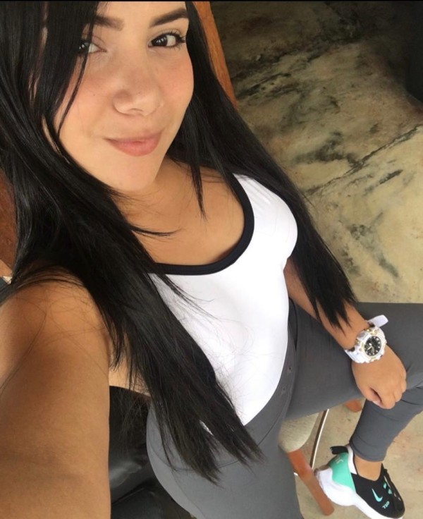 Hola amigos soy Sofia de 23 añitos nueva en Tenerife Santa cruz