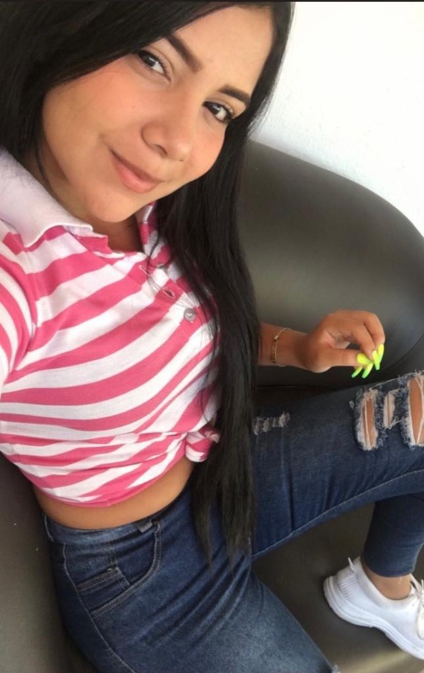 Hola amigos soy Sofia de 23 añitos nueva en Tenerife Santa cruz