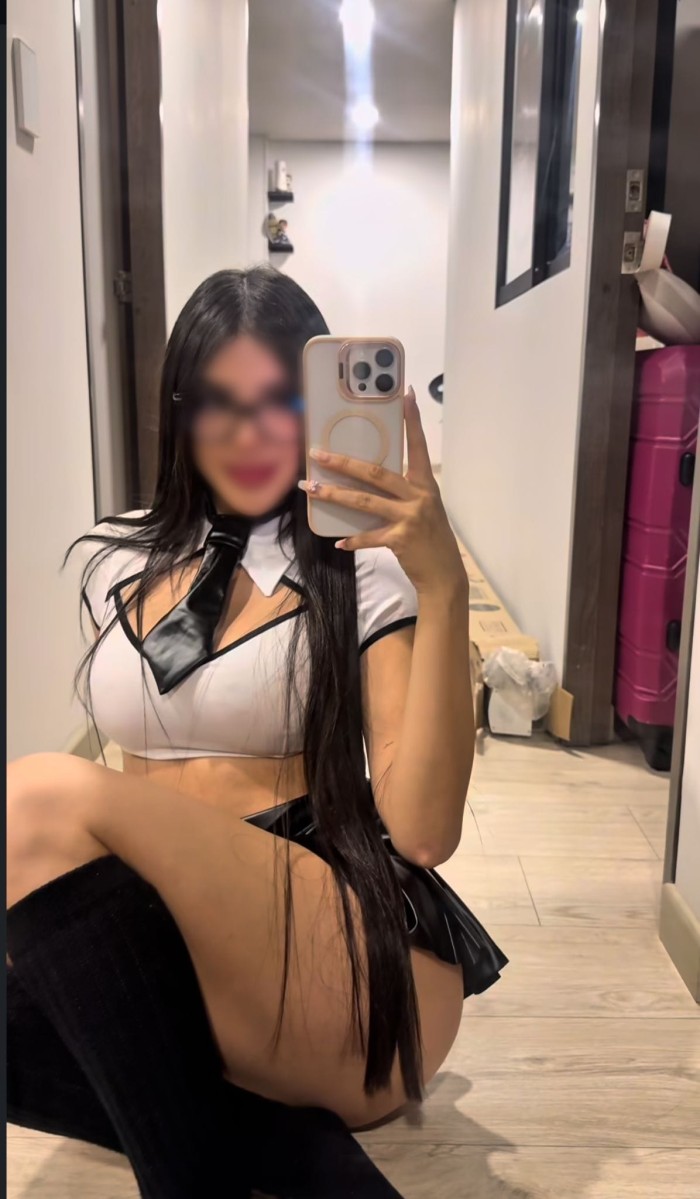 AMOROSA Y CALIENTE ORAL AL NATURAL . SOLO SALIDAS