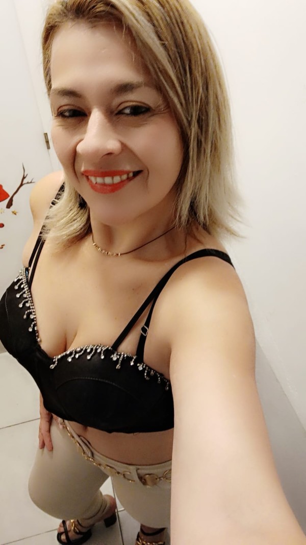 Hola mis amores madurita recién llegada a las palomas de Gran canarias