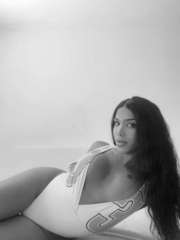 VIVI MORENA IMPACTANTE LA MEJOR OPCIÓN/POCOS DÍAS