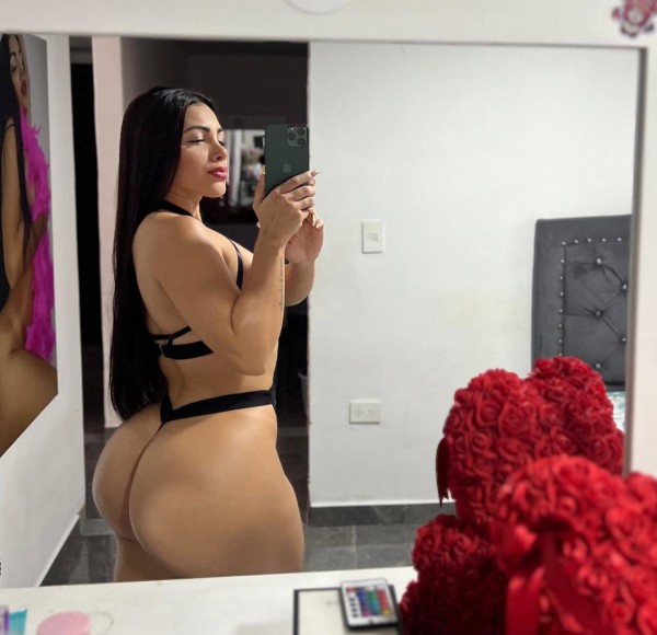 Fiestas blancas amante al sexo Roxana sexi y cachonda