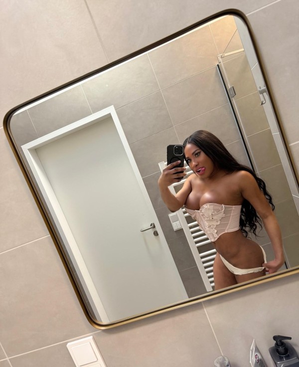 !!MUÑEQUITA MULATA LATINA SUMAMENTE DIVERTIDA !!!