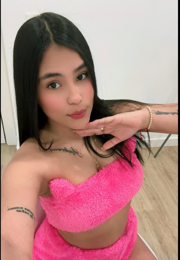 Jovencita latina super sexy y muy sensual