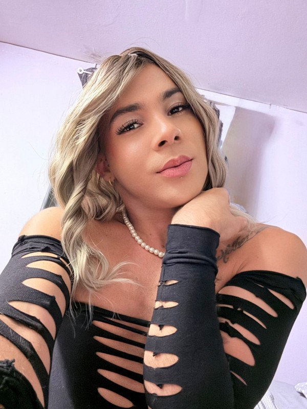 Sofia CD femenina pollona Playa Ingles