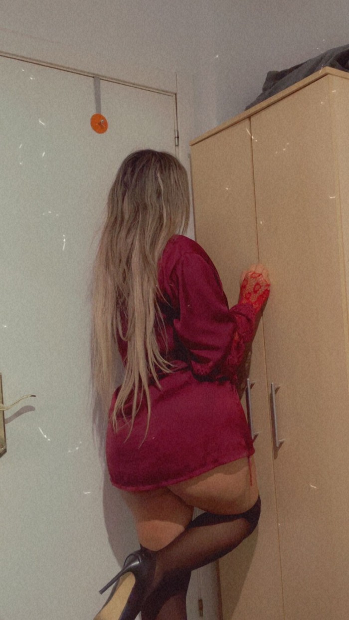 SOFIA TRANS FIESTERA TRAGA LECHE PUTA NOVEDAD EN