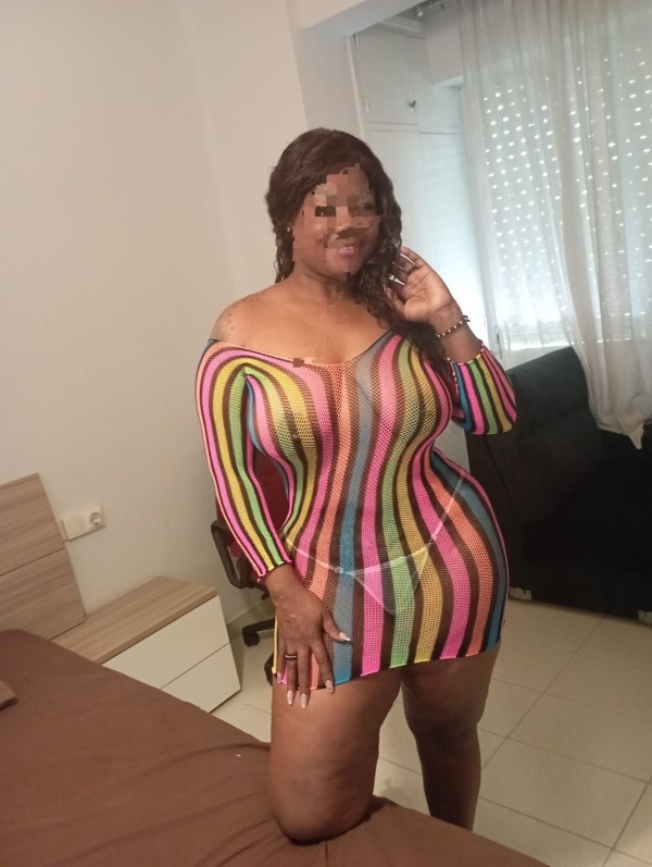 LATINA IMPLICADA FIESTERA Y MUY JUGUETONA