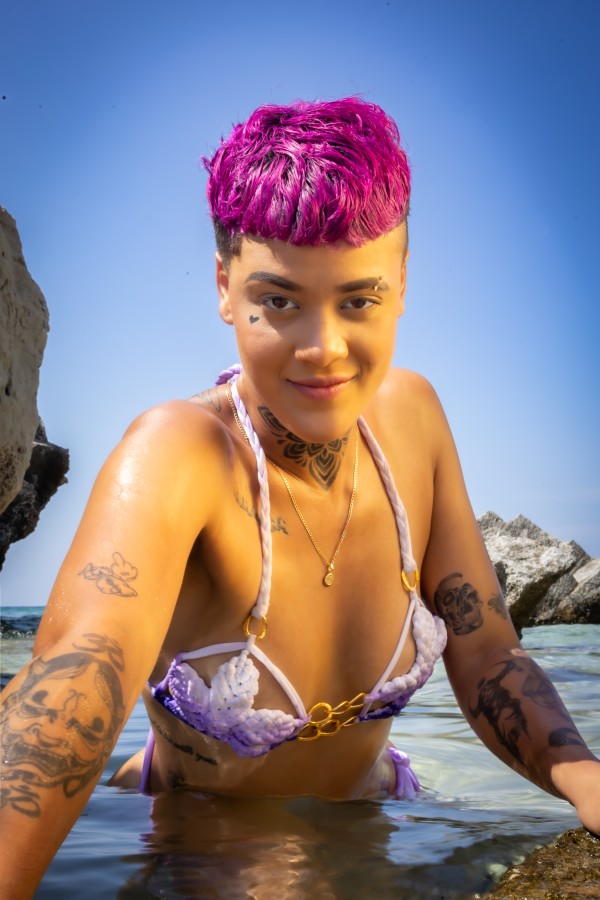CHANEL – Mujer BISEXUAL joven venezolana en Ibiz