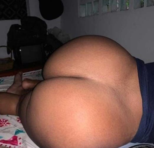 Gordita anal profundo con lindas nalgas
