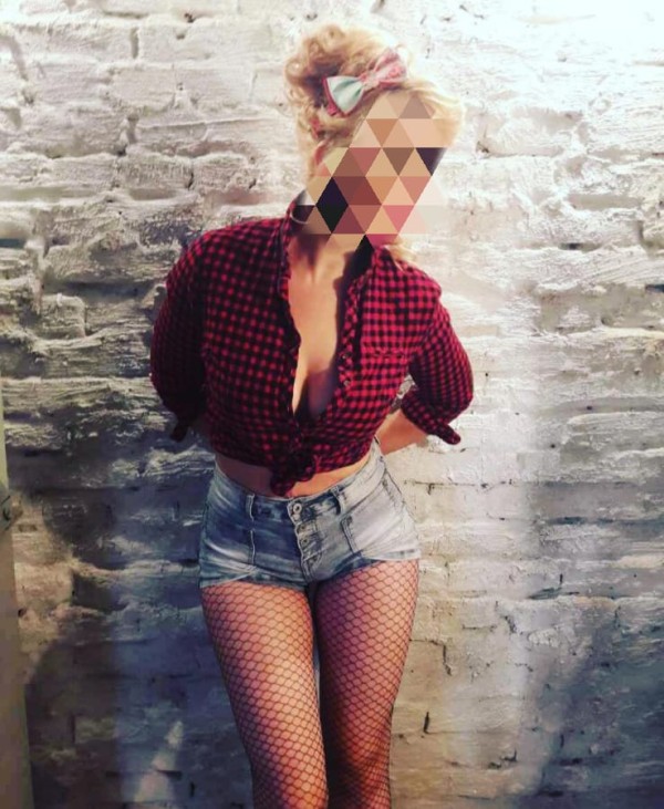 Sofia Rubia Brasileña muy sexy. Prueba el Masaje de la Amante!