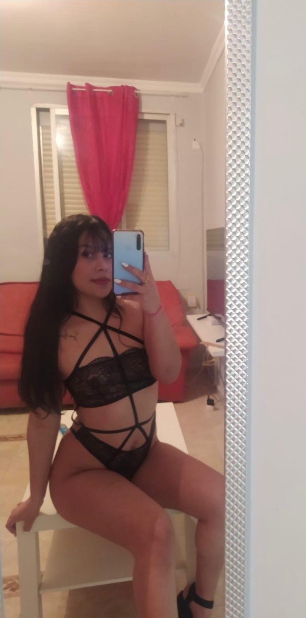 Recién Llegada jovencita Exótica Colombiana placer asegurado.