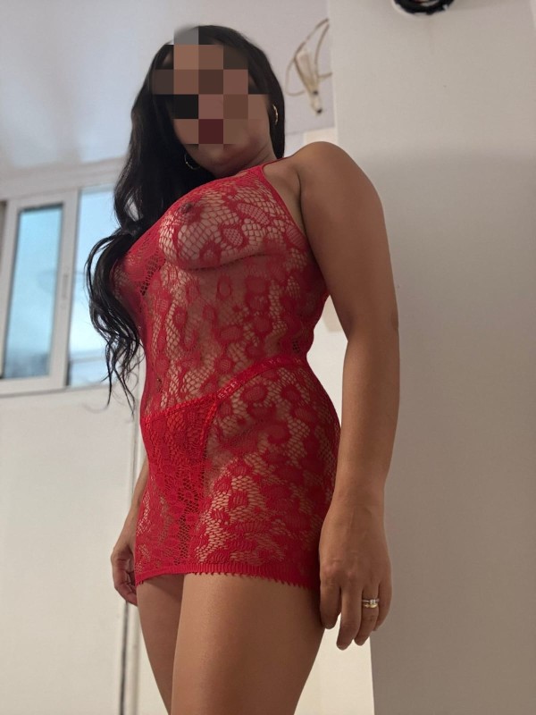 Latina Fiestera De Nuevo Por La Zona