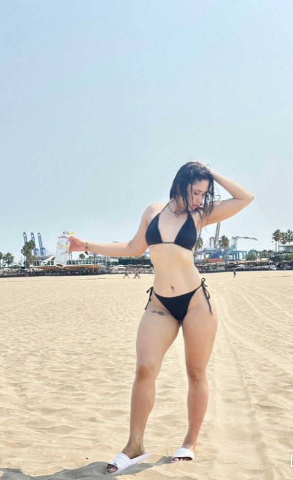 Colombiana caliente solo una semanita