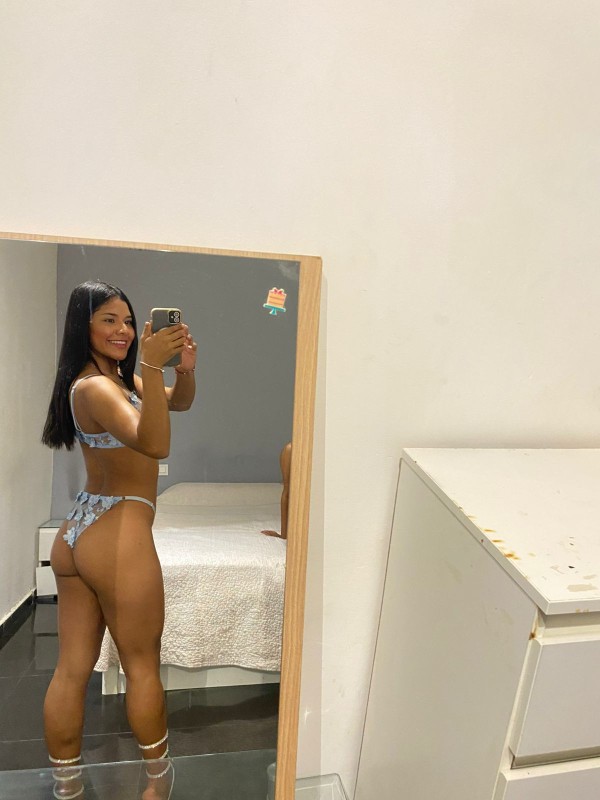 ESTOY CALIENTE QUITA MIS BRAGAS CON LA BOCA