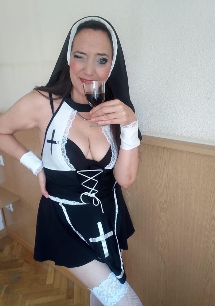 ESTOY QUE NO AGUANTO MÁS. ME FOLLAS? FIESTERA. CON GANAS DE MARCHA Y CACHON