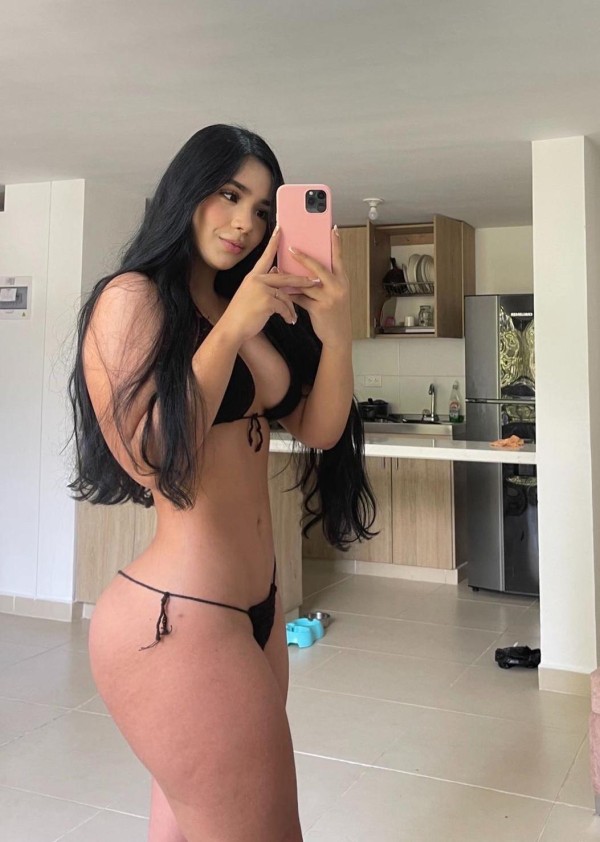 DE NUEVO EN LA ISLA 19 AÑOS FIESTERA A TOPE